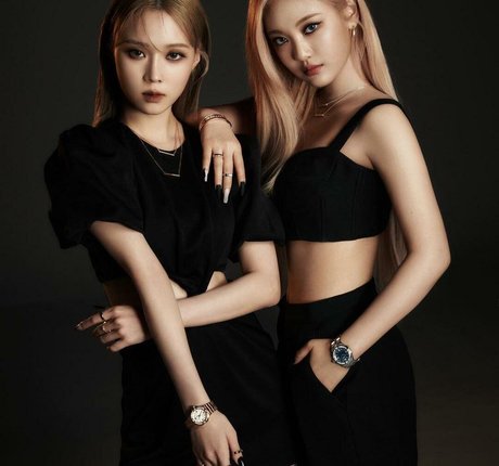 WomenK pop 美しいポルノスター 画像