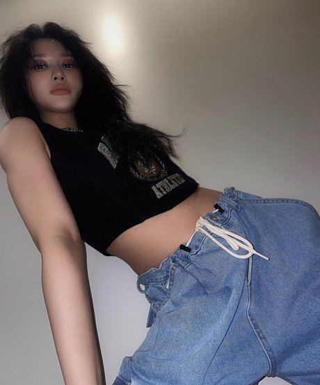 WomenK pop 完璧なモデル 画像