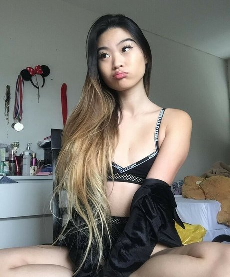 OnlyFansでチャット ポルノ 画像