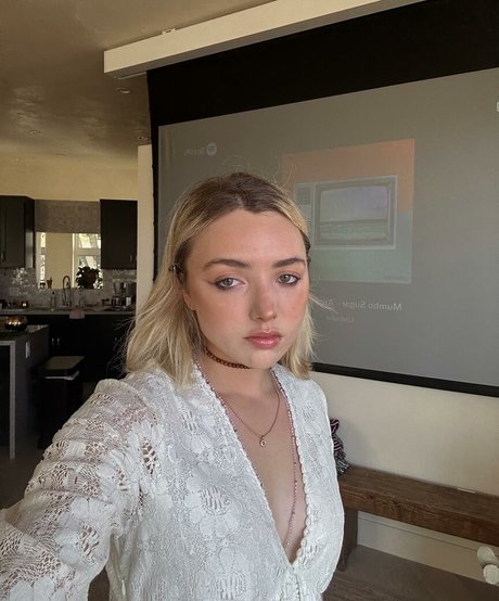 Peyton List 無料のポルノスター 写真