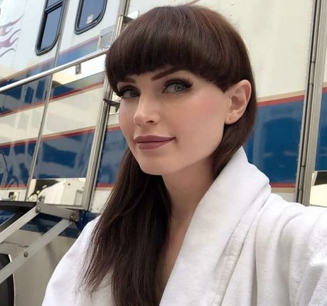 Natalie Mars セクシーモデル 写真