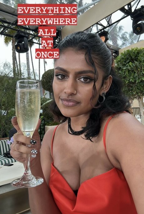 Yamini Nambimadom 高品質のスター 写真