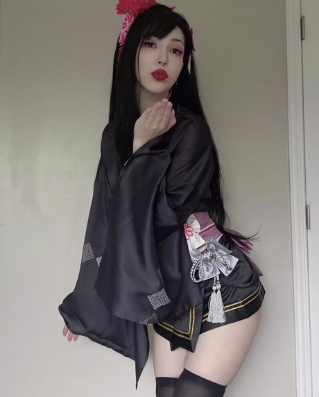 金髪の潮吹き OnlyFans アートヌード 画像