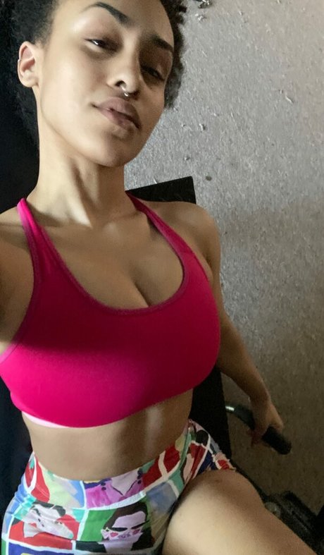 Aaliyeezy ポルノスター ベスト 写真