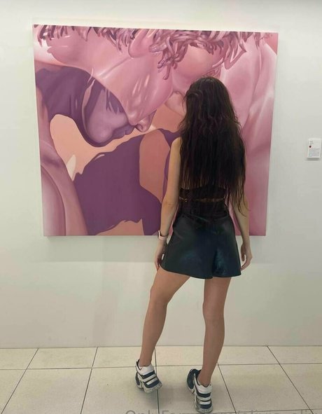 adel leda HDポルノスター 写真