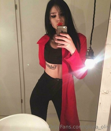 adel leda エロティックなポルノスター 画像