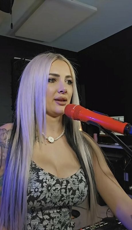 Addie Nicole Amick 独占スター ギャラリー