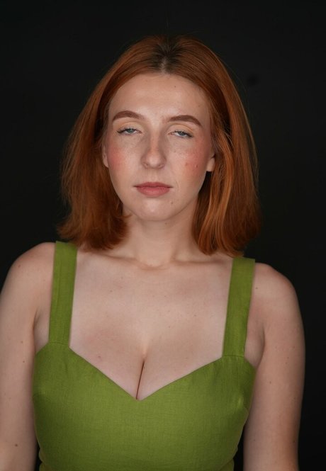 MeganBitchell エロティックなポルノスター 写真