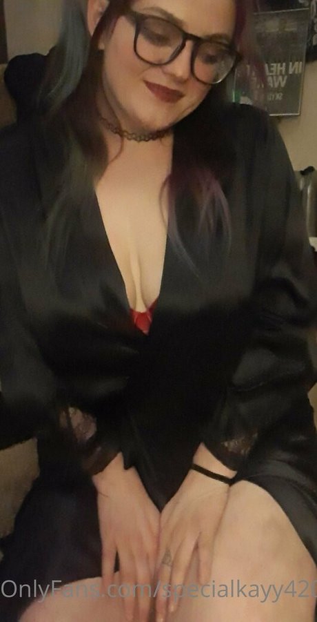 cosmickayla ポルノモデル 画像