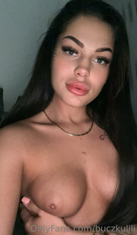Buczku Lili 最高のスター 写真