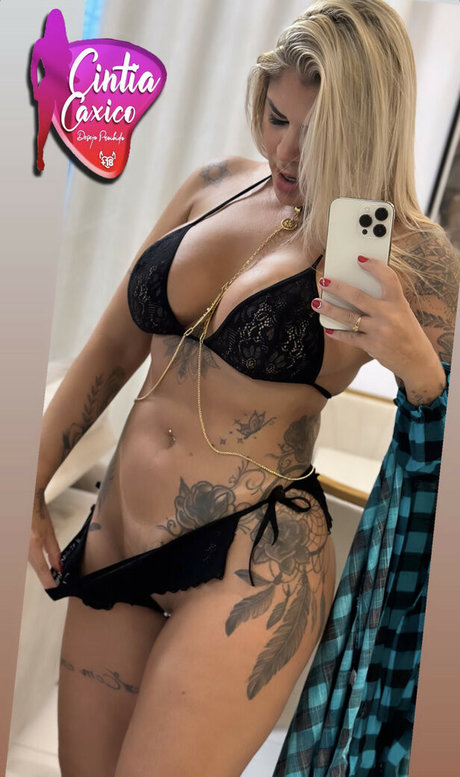 Cintia Caxico ホットなモデル 写真