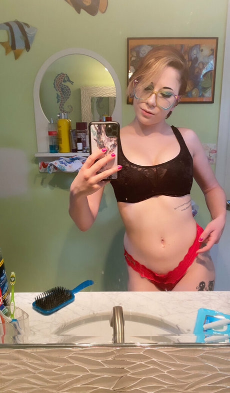 laineycat 可愛い女優 写真