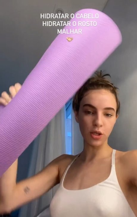 Fernanda Schneider トップスター アーカイブ