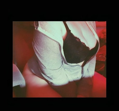巨乳義母OnlyFans セクシー裸 ギャラリー