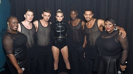 Louisa Johnson トップモデル 画像