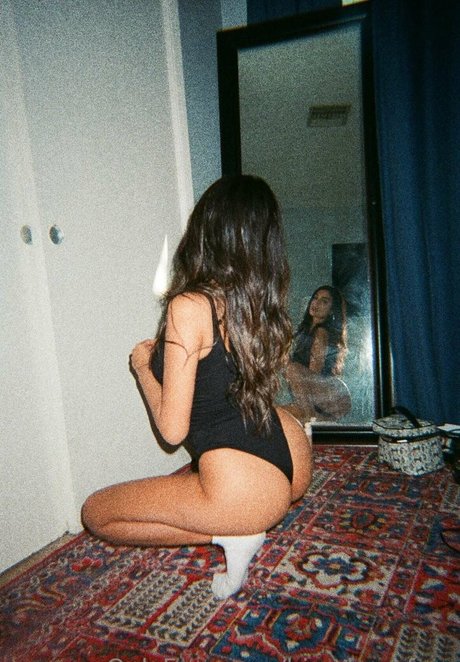 アジアンシャワー OnlyFans セクシーヌード 画像
