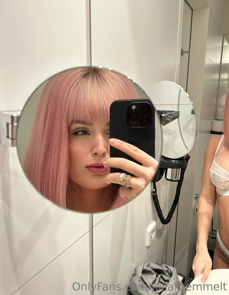 Julia Rommelt 美しいポルノスター 写真