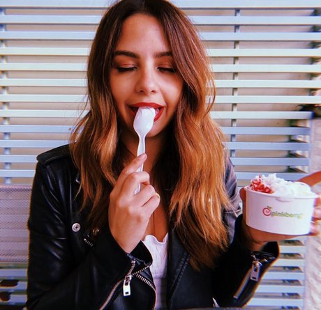 Aimee Carrero アート女優 写真