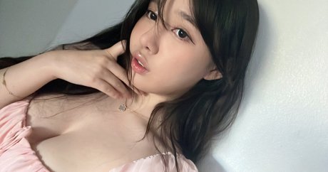 Ploo ヌードモデル 写真