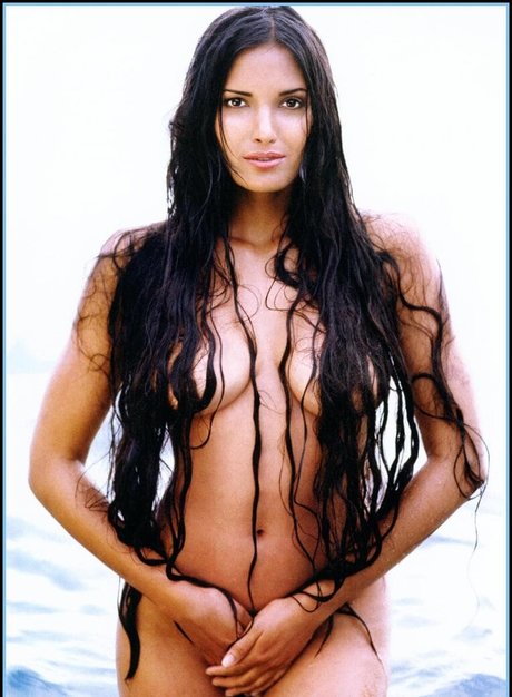 Padma Lakshmi ポルノスター エロティック 写真