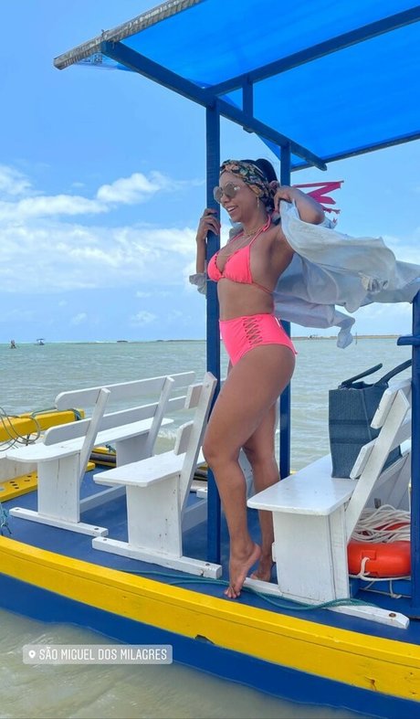 Valeria Valenssa アートスター 写真