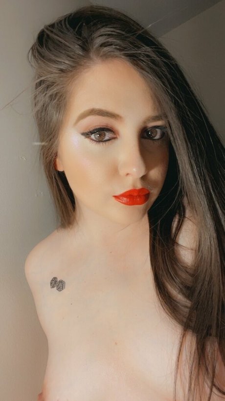 ava hadley トップモデル 写真