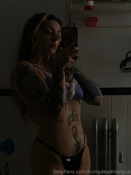 Livingdeadmorgue かわいいモデル 画像