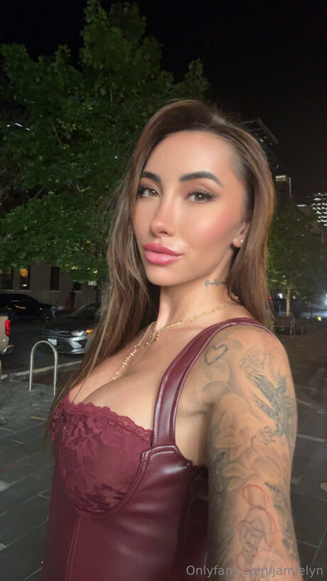 Jamielyn エロティックなスター 写真