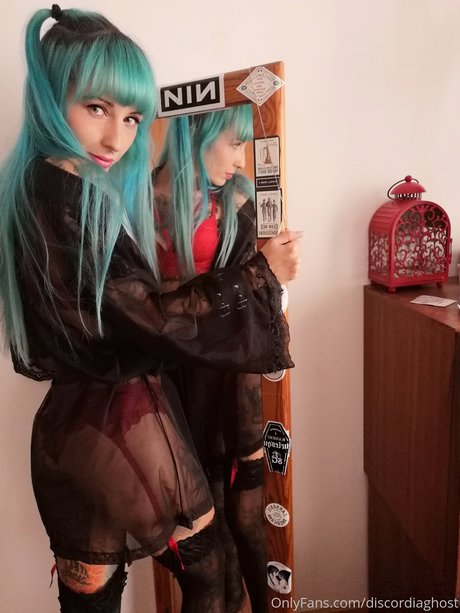 Discordia Suicide ホットなスター 画像