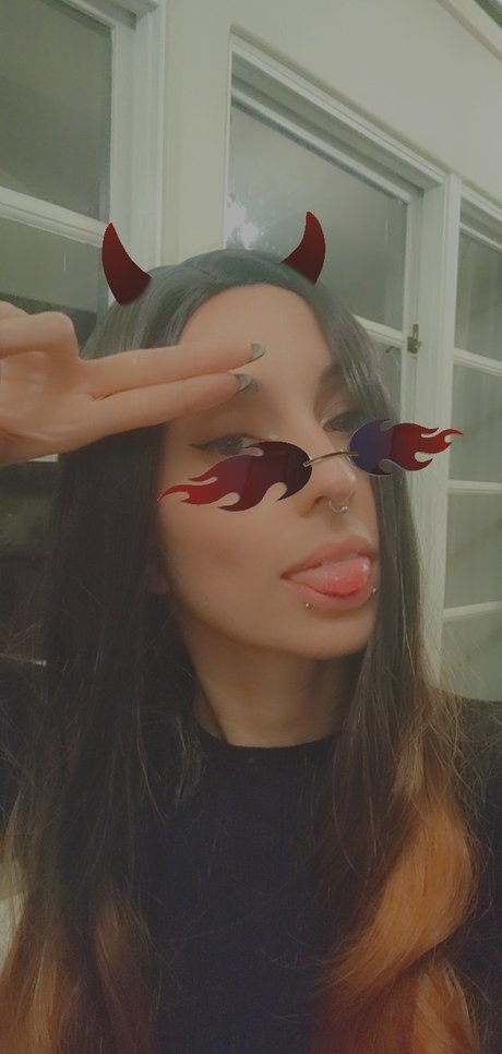 Discordia Suicide 完璧なモデル 写真