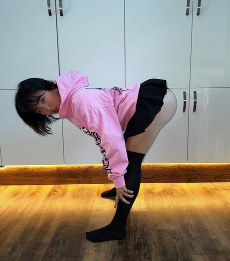 Bapebaee アート女優 写真