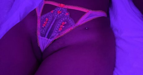 Valerie Ann TV xxxモデル 写真