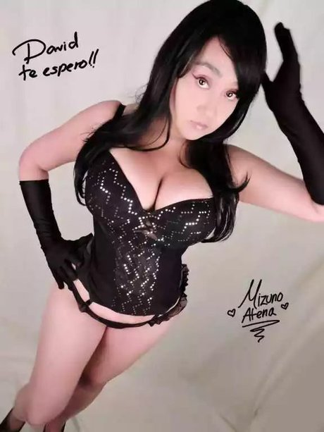 Mizuno Atena 無料スター 写真