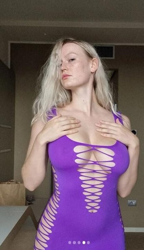 luiza conlaz 裸のスター ギャラリー