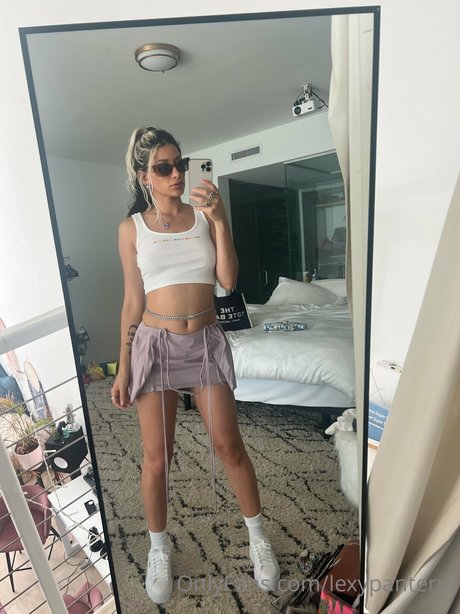 Alexis Afshar アダルト女優 写真