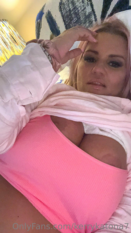 Kerry Katona エロティックなポルノスター 写真