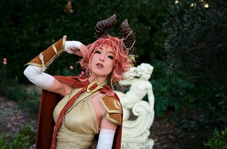 FallCosplay xxxスター 写真