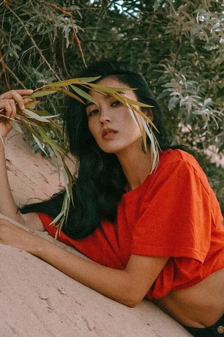 Yoona Lee スター ヌード 写真