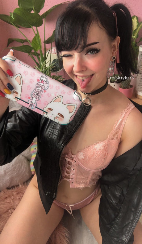 FeyaFern profile image