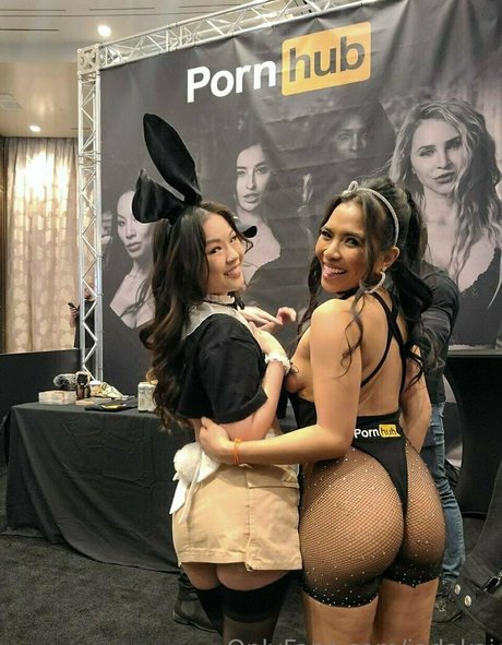 Jada Kai ヌードのポルノスター 写真