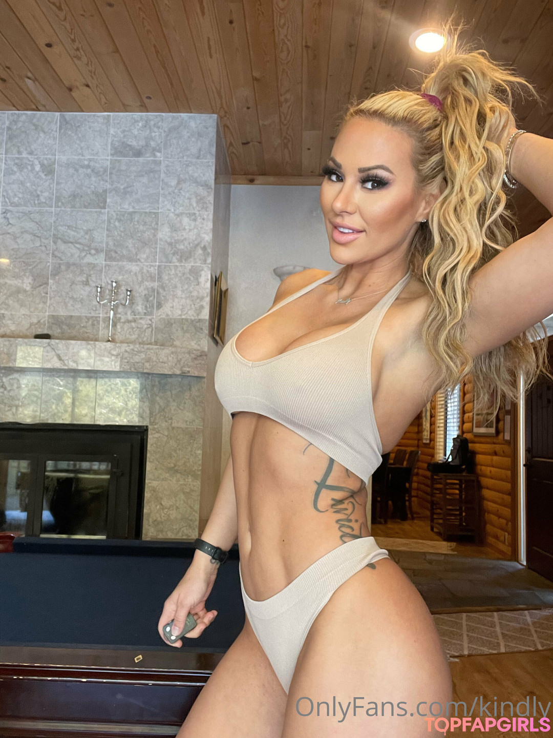 Kindly Myers 美しいポルノスター 写真
