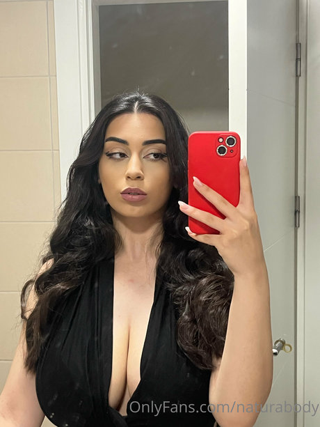 Merve Damla 素敵なポルノスター 画像