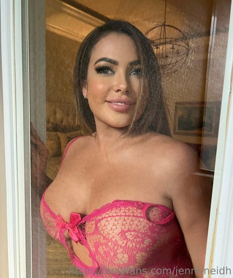 Jenni Neidhart 裸のスター 画像