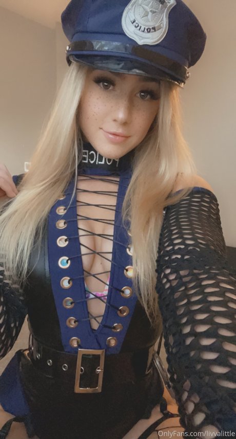 Livvalittle セクシーなスター 写真