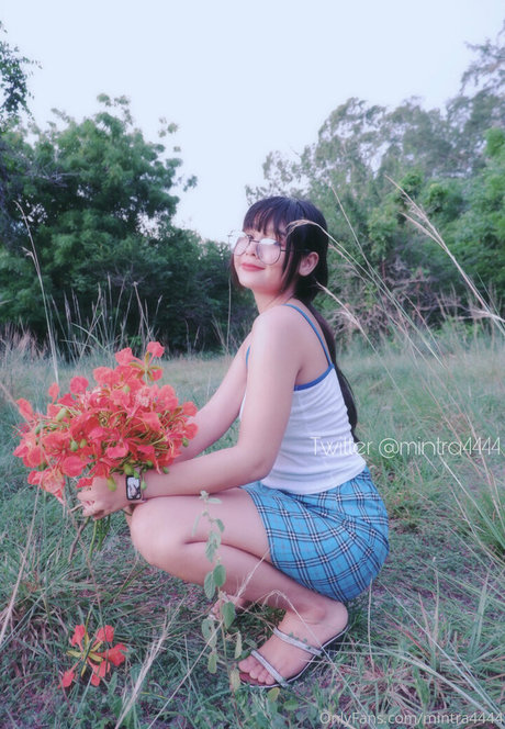 mintra4444 無料女優 写真