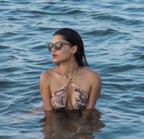 Reyna Pacheco 無料女優 写真