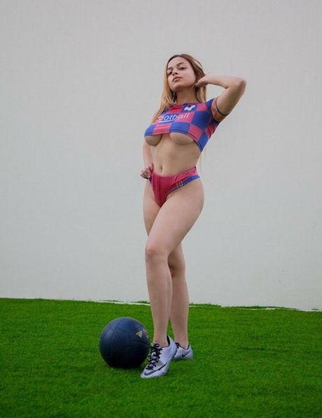 Ash S ヌード女優 写真