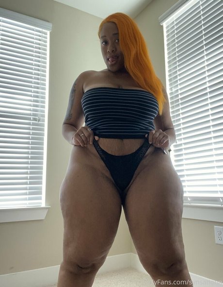 Synsationn セクシー女優 写真