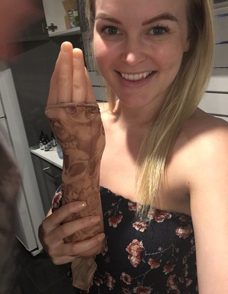 Elle Knox ポルノモデル 画像