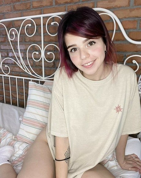 es lain top profile image